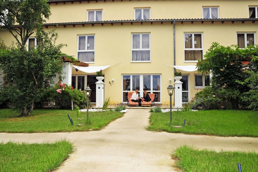 Mediterran Hotel Juwel - Seligenstadt - Building