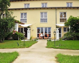 Mediterran Hotel Juwel - Seligenstadt - Building