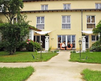 Mediterran Hotel Juwel - Seligenstadt - Building