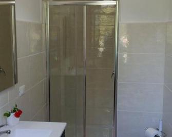 Hotel Villa Bredina - Sale Marasino - Bad
