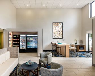 Holiday Inn Express & Suites Charlotte Arpt-Belmont by IHG - Belmont - Edificio