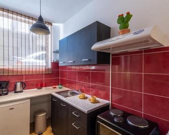 Studio apartment in Heraklion - Heraklion - Kitchen