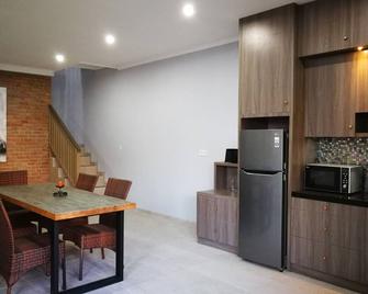 Greenlot Residence - House G5 Room 1 - Bypass Tanah Lot - Tabanan - Sala pranzo