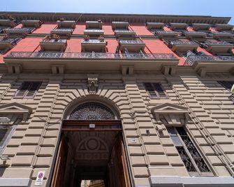 P.C. Boutique H. Napoli Centro by ClaPa Group Dislocated Hospitality - Neapel - Gebäude