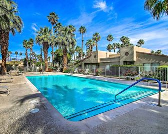 Patio + Resort Amenities: Palm Desert Escape - Palm Desert - Pool