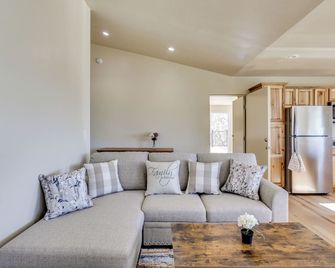 Comfy Oakhurst Duplex Near Hiking And Si - Oakhurst - Wohnzimmer