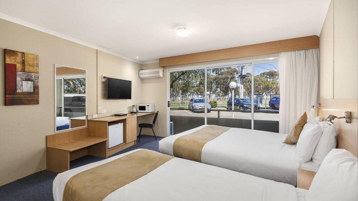 سيلموز إيربورت لودج