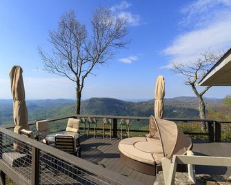 Spectacular Panoramic Views from 4850 Ft., Best View/Most Unique Home in Area! - Highlands - Balkon