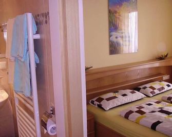 Double room with shower, WC - Bergheim, house - באד הופגאשטיין - חדר שינה