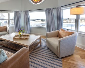 Breakwater Inn - Kennebunkport - Olohuone