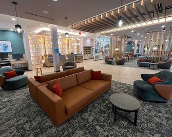 La Quinta Inn and Suites by Wyndham Leavenworth - Leavenworth - Lounge