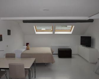 Midi Residence - Brussels - Bedroom