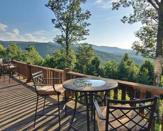 The View 4BR/4BA Mountain Lodge with Views near Blowing Rock - Lenoir