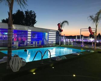 Hotel Borbonico Di Pietrarsa - Portici - Pool