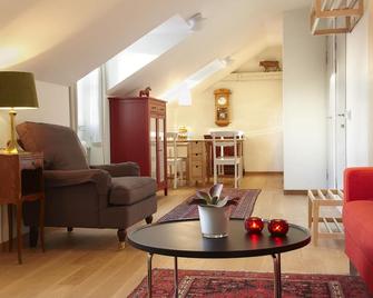 Lady Hamilton Apartments - Stockholm - Living room