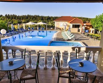 Ionis Hotel - Karavados - Pool