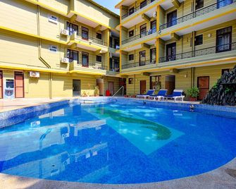 Fabhotel Kris Resort - Nr. Calangute Beach - Calangute - Pool