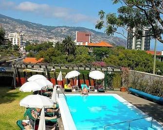 Quinta Perestrello Heritage Hotel - Funchal - Kolam