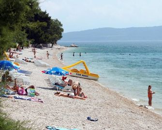 Apartments by the sea Igrane, Makarska - 18069 - Igrane