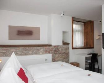Design Hotel & Restaurant Löwen - Ulm - Bedroom