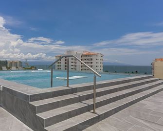 Quinta San Miguel Ocean and Canal - Nuevo Vallarta - Pool