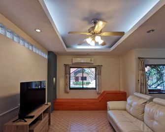 Two Fifty Nine Resort 259 Resort - Chonburi - Vardagsrum