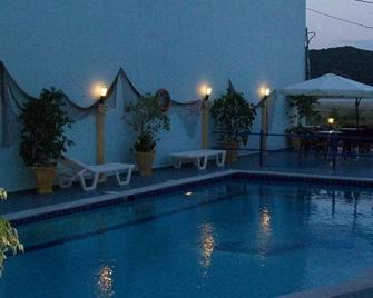 Hotel Spiros - Ammoudia - Pool