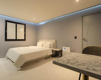 Goodstay World Hotel - Chuncheon - Habitación