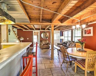 Charming Cottage w/ Deck in Blue Ridge! - Blue Ridge - Dining room