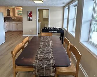Riverfront Property Newly Renvoated The Sweet Retreat - Athens - Dining room