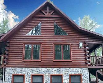 Lovely Devils Lake Cabin Baraboo Dells Huge Yard Skiing Best Location! - Baraboo - Building
