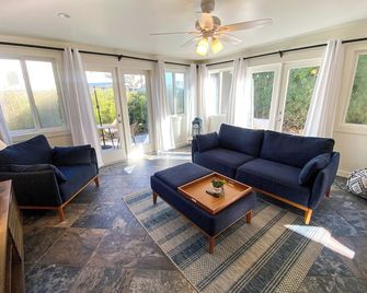 Hideaway in the heart of San Diego - San Diego - Living room