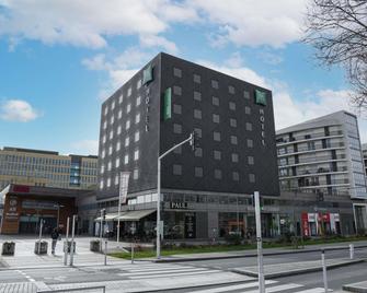 ibis Styles Caen Centre Gare - קאה - בניין