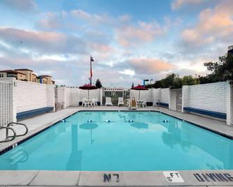 Motel 6 Santa Clara, Ca - Santa Clara - Πισίνα