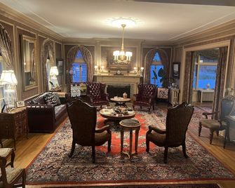 Pendleton House Historic Inn and B&B - Пендлтон - Лаунж