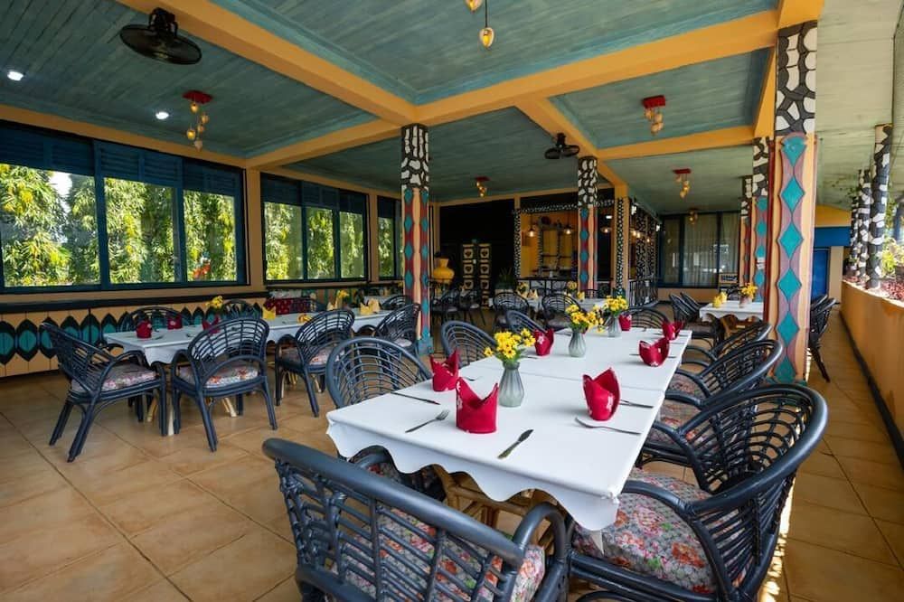 Beachcomber Hotel And Resort - דר א-סאלאם - מסעדה