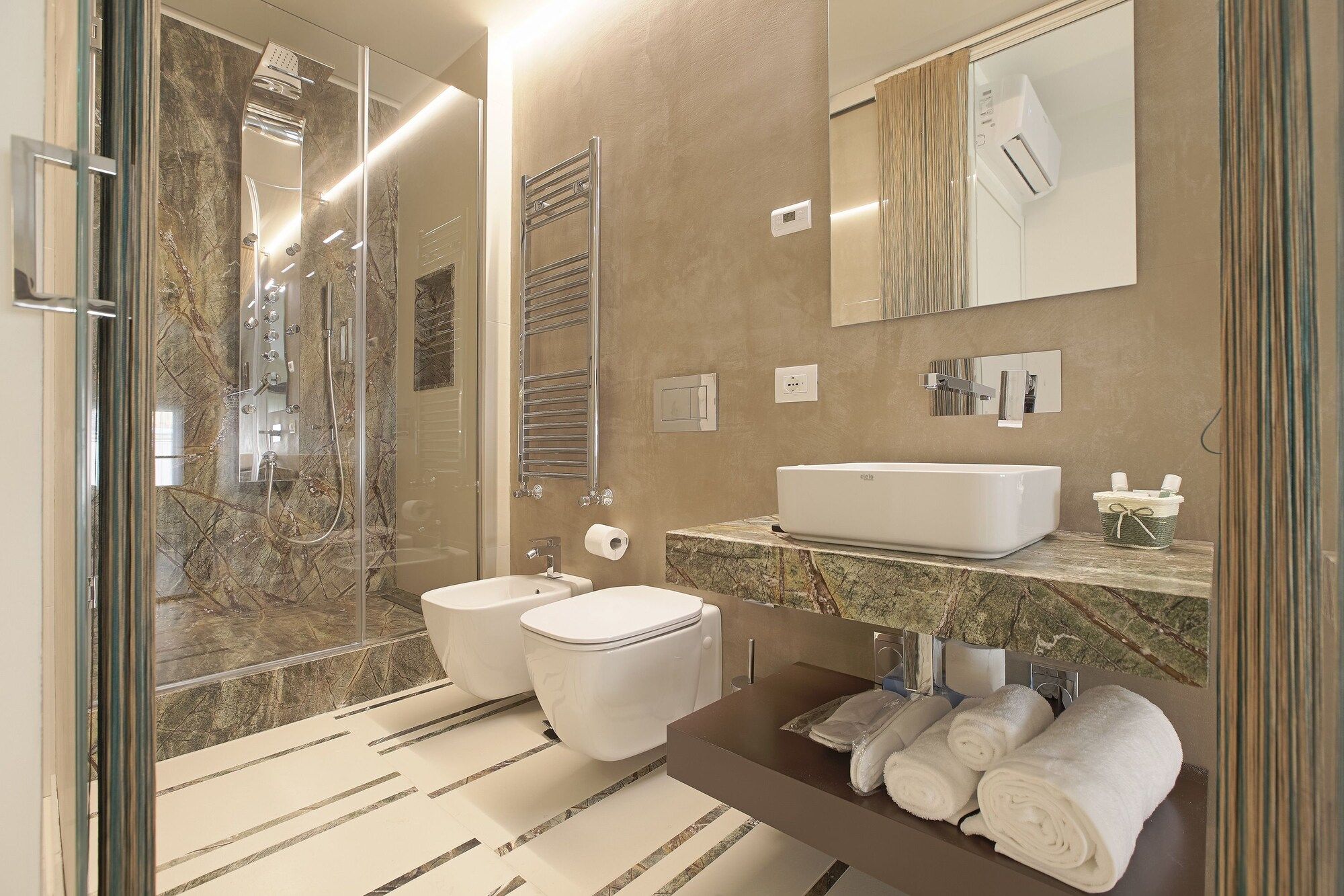 Hedoné Design Experience B&B - אגריג'נטו - חדר רחצה