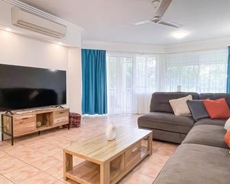 Trinity Links Resort - Cairns - Salon