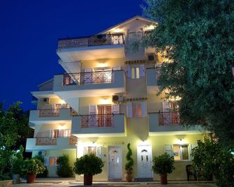 Pansion Filoxenia Apartments & Studios - Lefkáda - Edificio