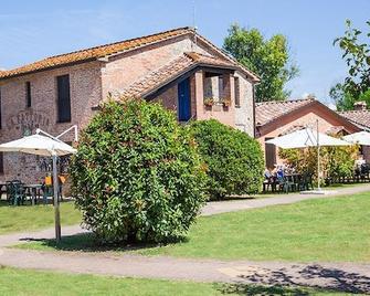 Agriturismo La Fattoria - Castiglione del Lago - Rakennus