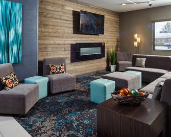 DoubleTree by Hilton Neenah - Neenah - Area lounge