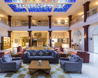 Parador de Vic-Sau - Vic - Lobby