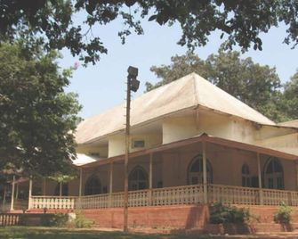 Ashok Hotel - Matheran - Building