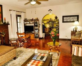 The Cariari Bed and Breakfast - Santa Bárbara de Heredia - Sala de estar