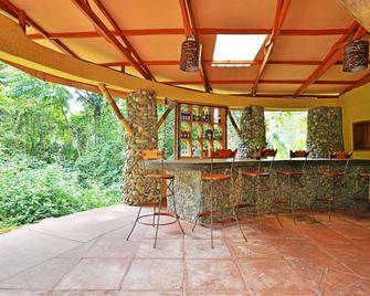 Equator Snow Geo Lodge - Kasese - Bar