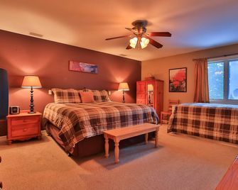 Excellent reviews. Perfect for ALL ages-families, kids, dogs allowed. Hot tub! - Grand Lake - Habitación