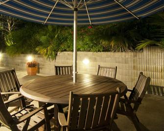 Swiss Chalet Lodge Motel - Paihia - Patio