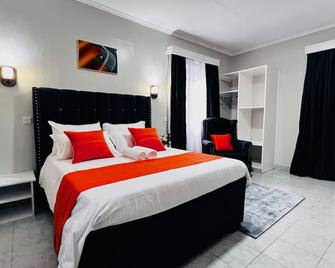 Cozy Superior Room at Maskan Guest House Kilimani, Nairobi - Nairobi - Bedroom
