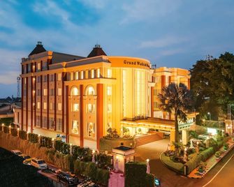 Grand Wahid Hotel Salatiga - Salatiga - Gebäude