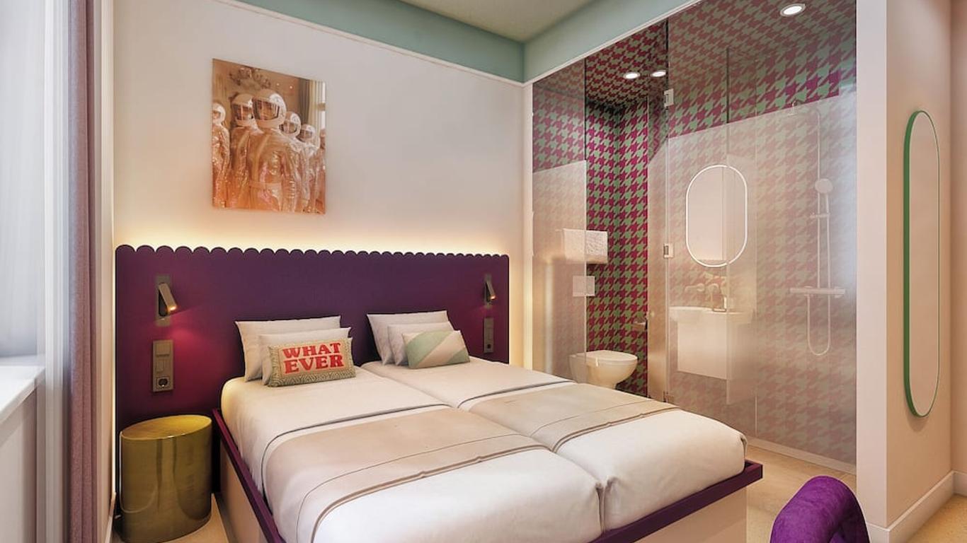 City Hotel